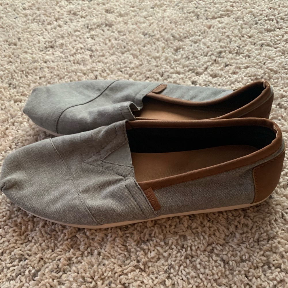 Tom’s Shoes size 8.5